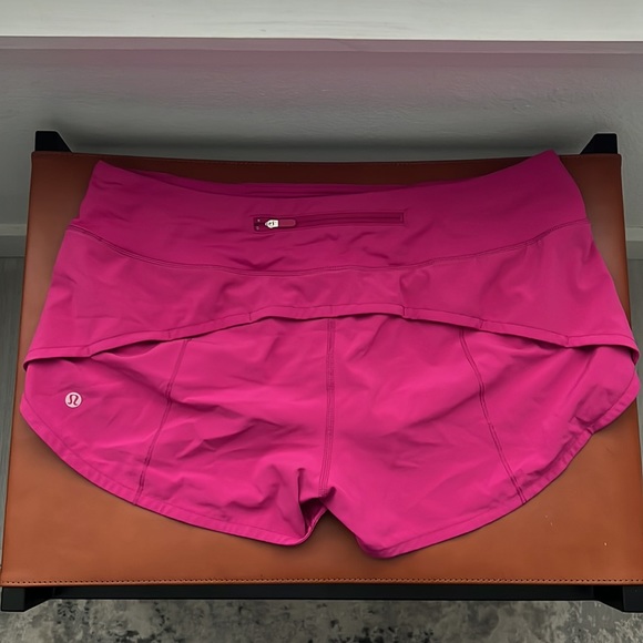 NWOT SPEED UP LOW-RISE LINED SHORT 2.5" Ripened Raspberry - Picture 3 of 7